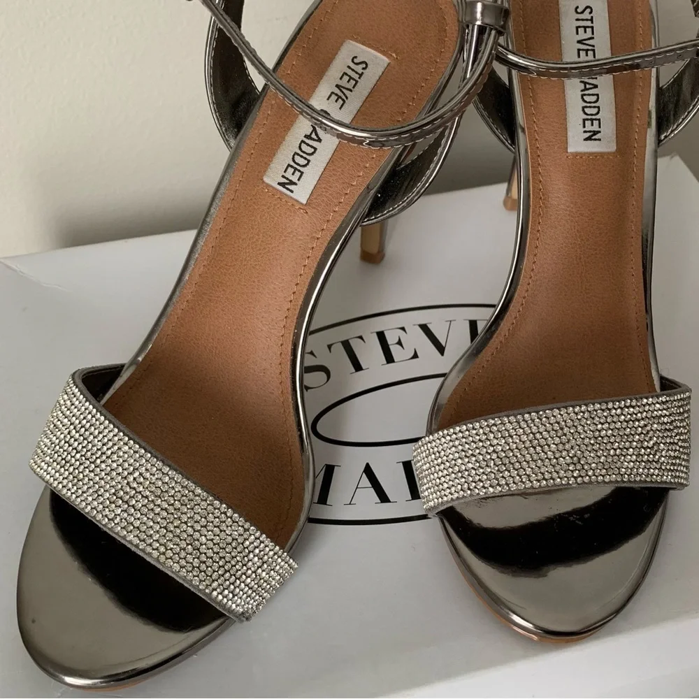 Steve Madden Rhinestone and Silver Ankle-strap sandal Heels Size 8